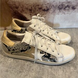 Zaylee Women's Size 9.5 Metallic Gold & White Star Snake Lace-Up Sneakers